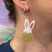 ACRYLIC EARRINGS || <BR> BUNNY + EGG (MULTICOLOR GLITTER)