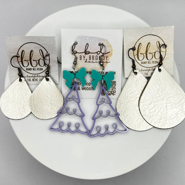 ACRYLIC EARRINGS || <BR> Bow + Christmas Tree Earrings  - IRIDESCENT BOW + WHITE TREE